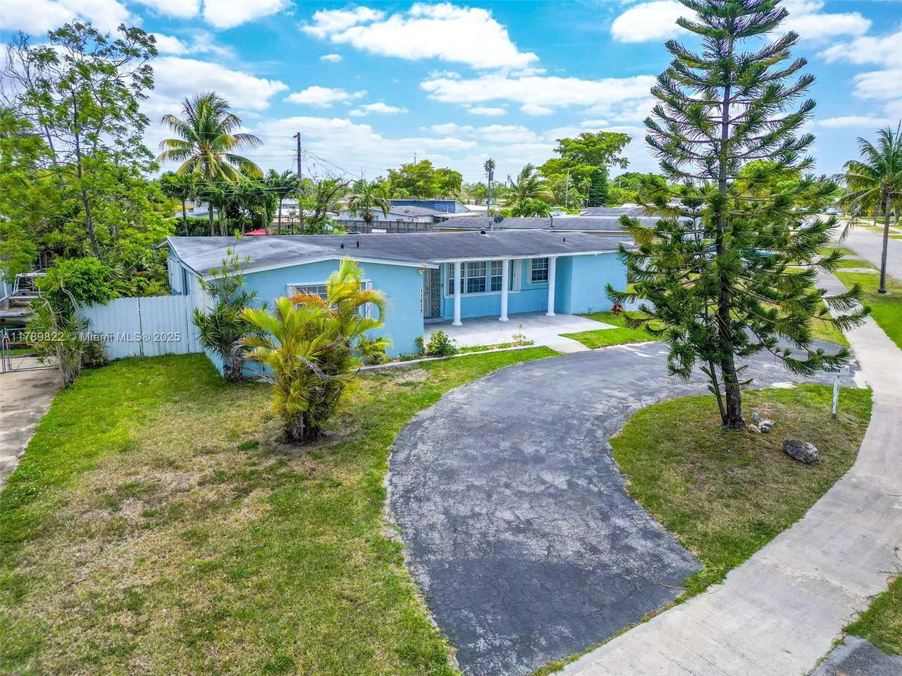 Real estate property located at 11024 51st Ter, Miami-dade, Westwood Lake 7th Addn, Miami, FL
