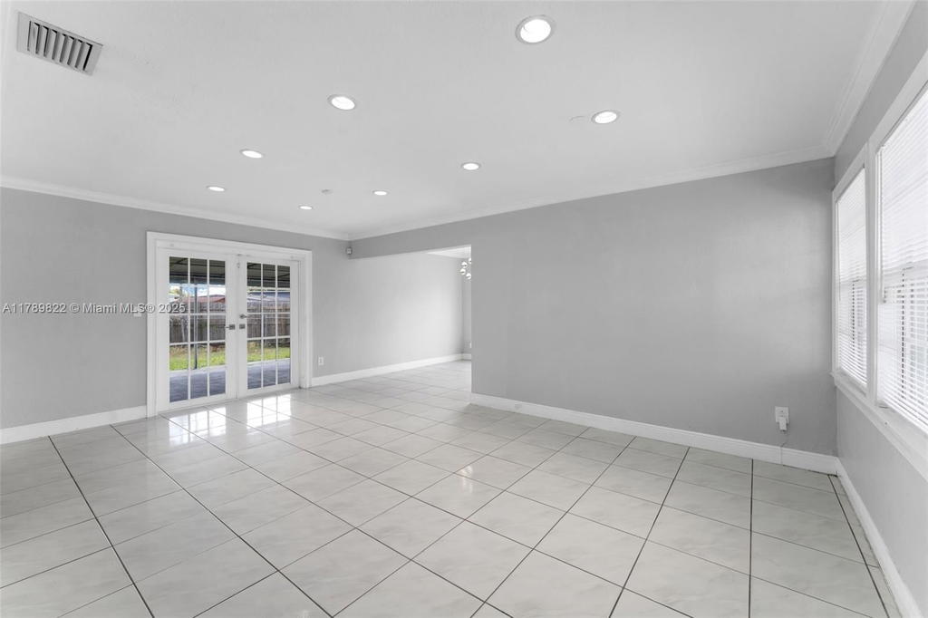 Real estate property located at 11024 51st Ter, Miami-dade, Westwood Lake 7th Addn, Miami, FL
