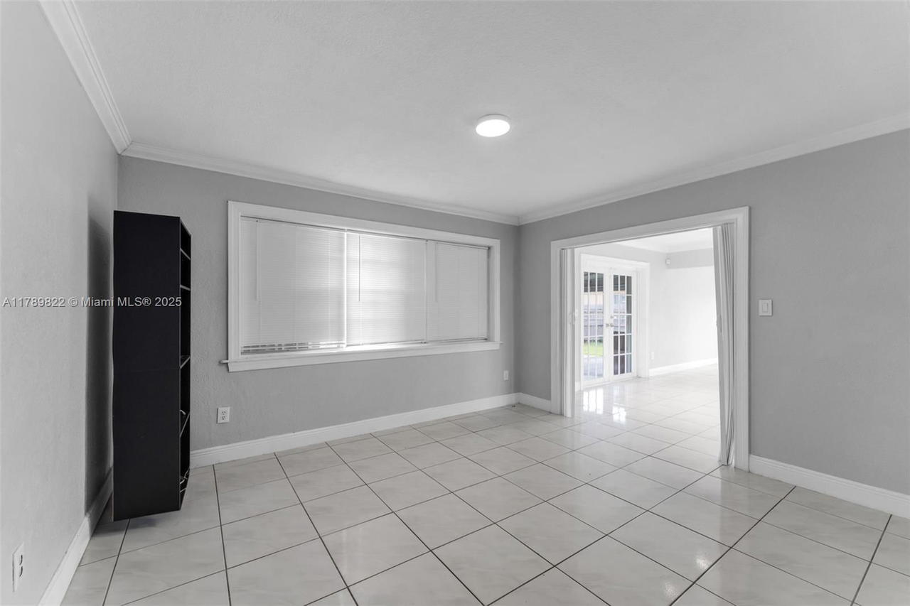 Real estate property located at 11024 51st Ter, Miami-dade, Westwood Lake 7th Addn, Miami, FL