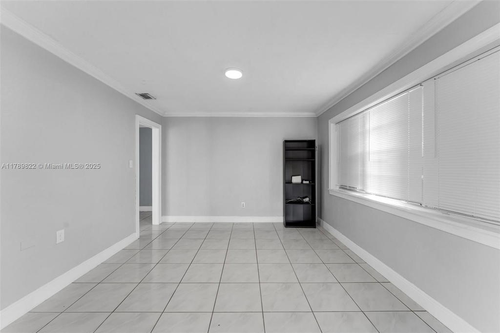 Real estate property located at 11024 51st Ter, Miami-dade, Westwood Lake 7th Addn, Miami, FL