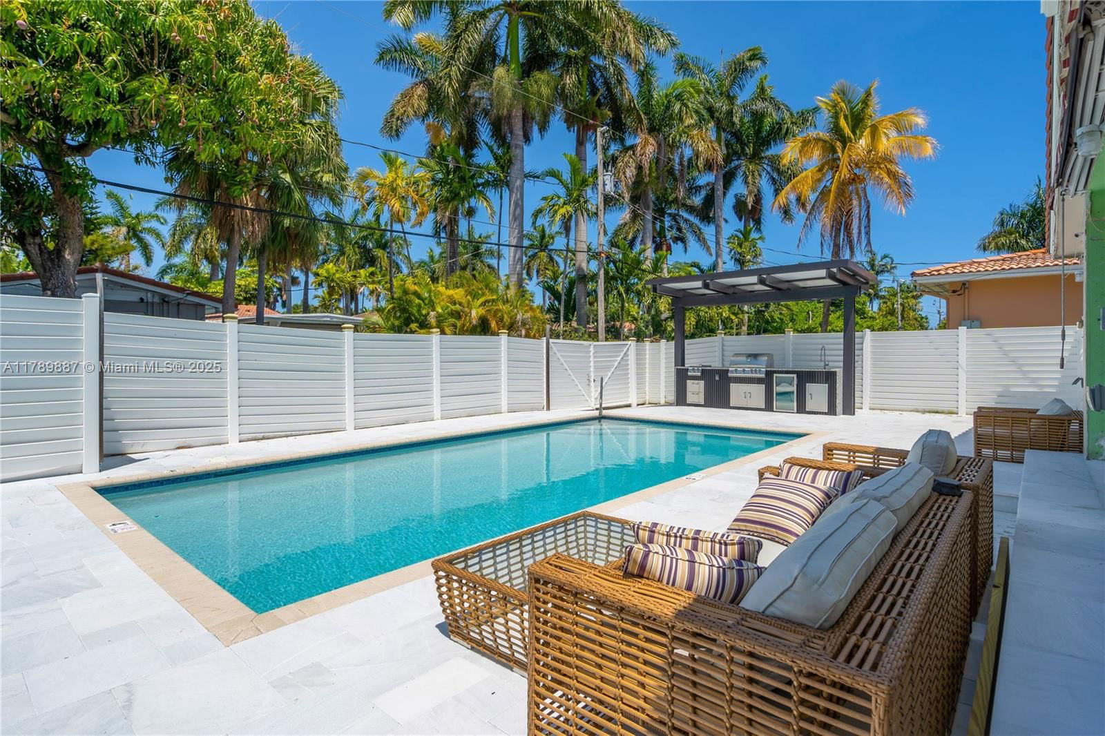 Real estate property located at 1045 Hollywood Blvd, Broward, Hollywood Lakes Section, Hollywood, FL
