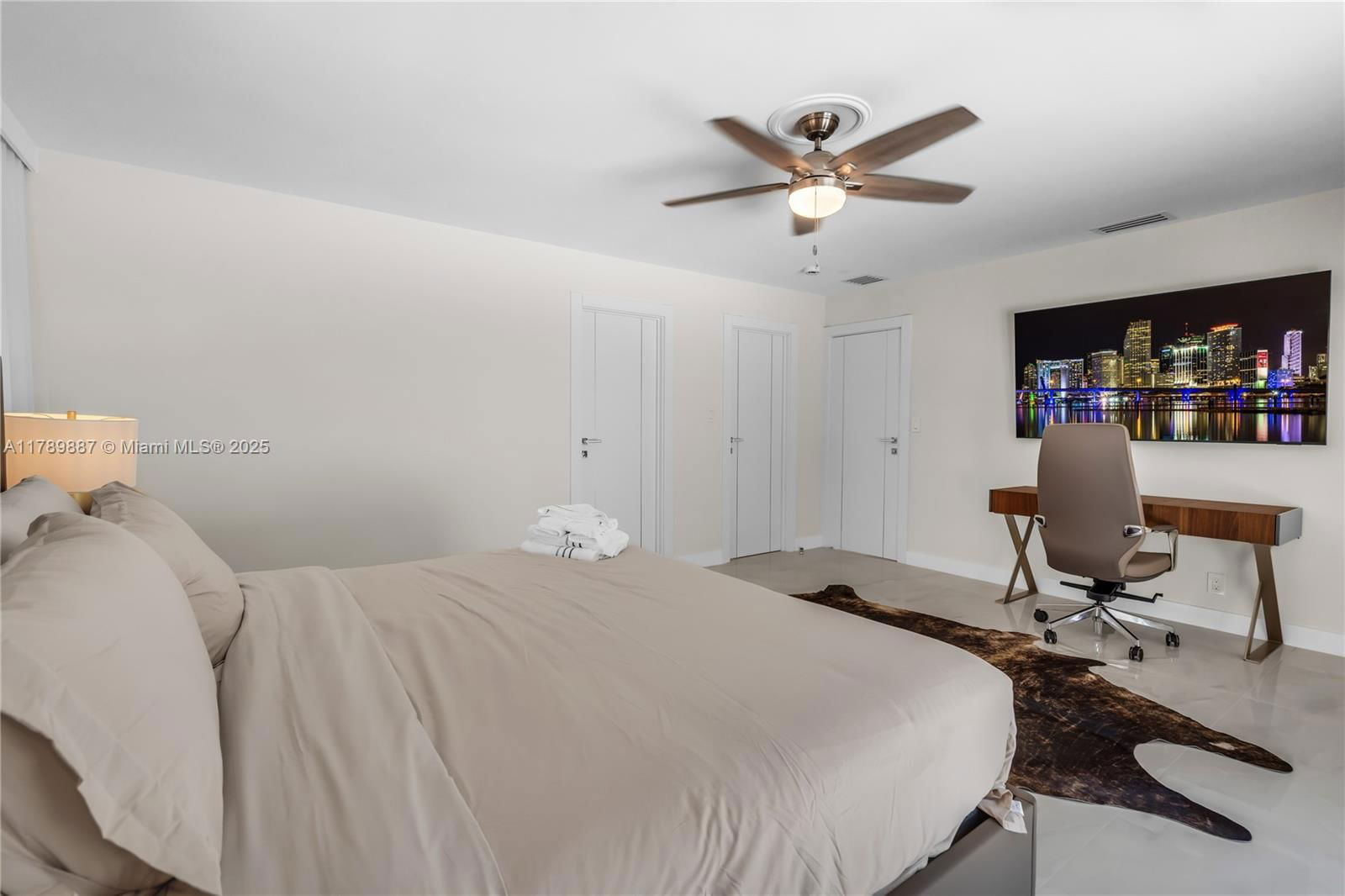 Real estate property located at 1045 Hollywood Blvd, Broward, Hollywood Lakes Section, Hollywood, FL