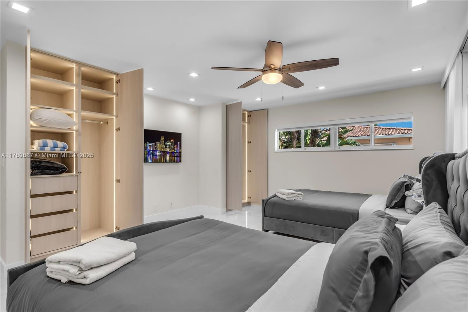Real estate property located at 1045 Hollywood Blvd, Broward, Hollywood Lakes Section, Hollywood, FL