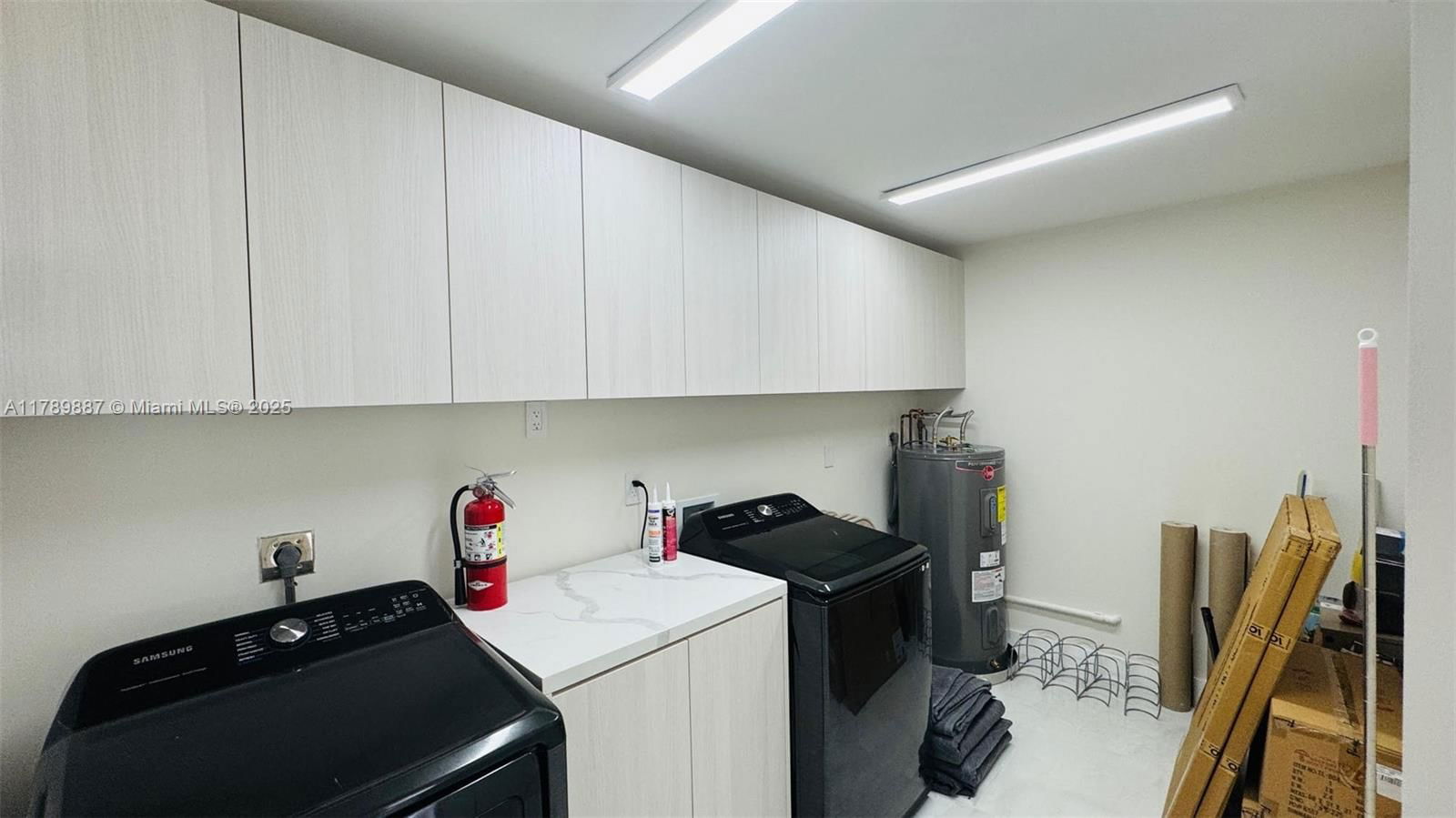 Real estate property located at 1045 Hollywood Blvd, Broward, Hollywood Lakes Section, Hollywood, FL
