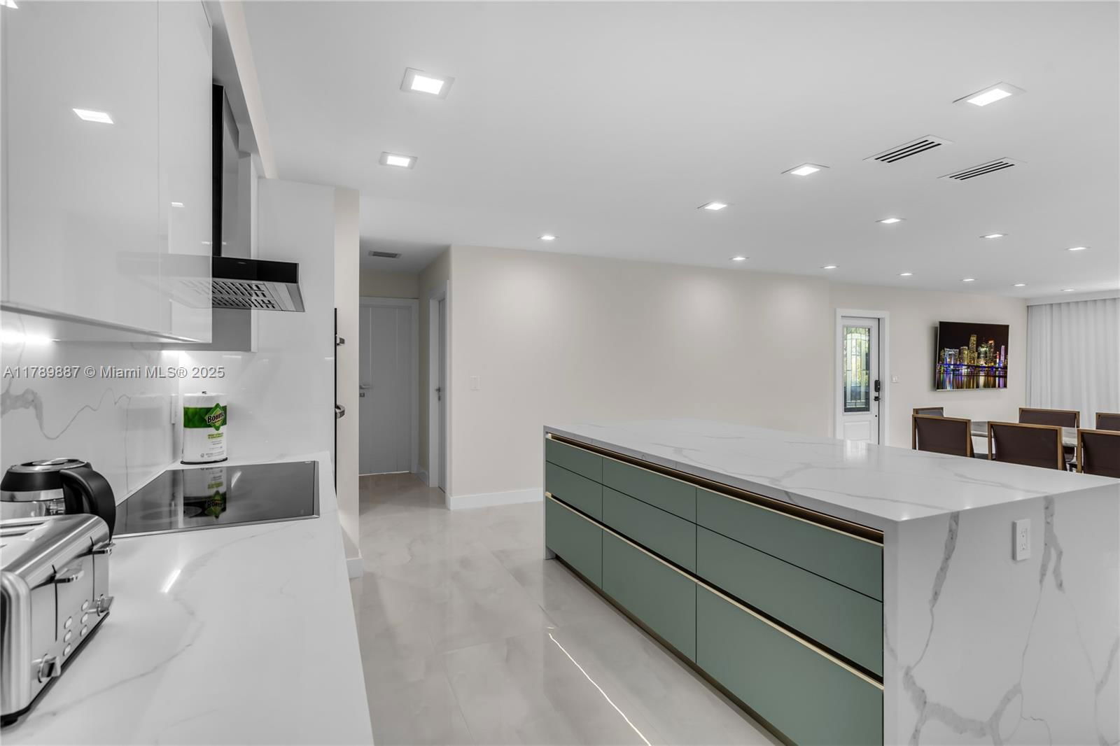Real estate property located at 1045 Hollywood Blvd, Broward, Hollywood Lakes Section, Hollywood, FL