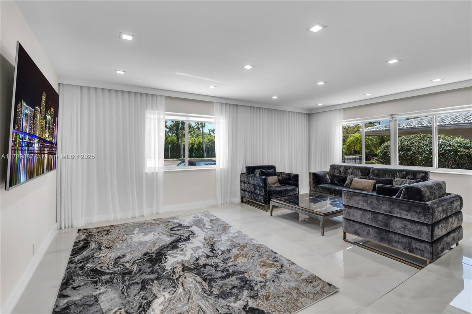 Real estate property located at 1045 Hollywood Blvd, Broward, Hollywood Lakes Section, Hollywood, FL