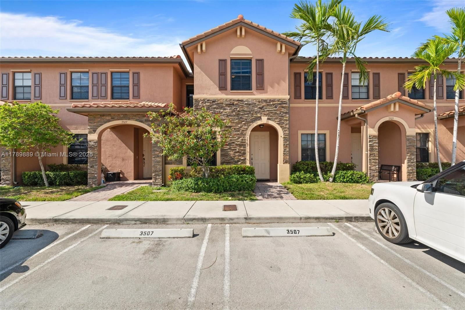 Real estate property located at 3507 89th PL #3507, Miami-dade, Bellagio Villas, Hialeah, FL