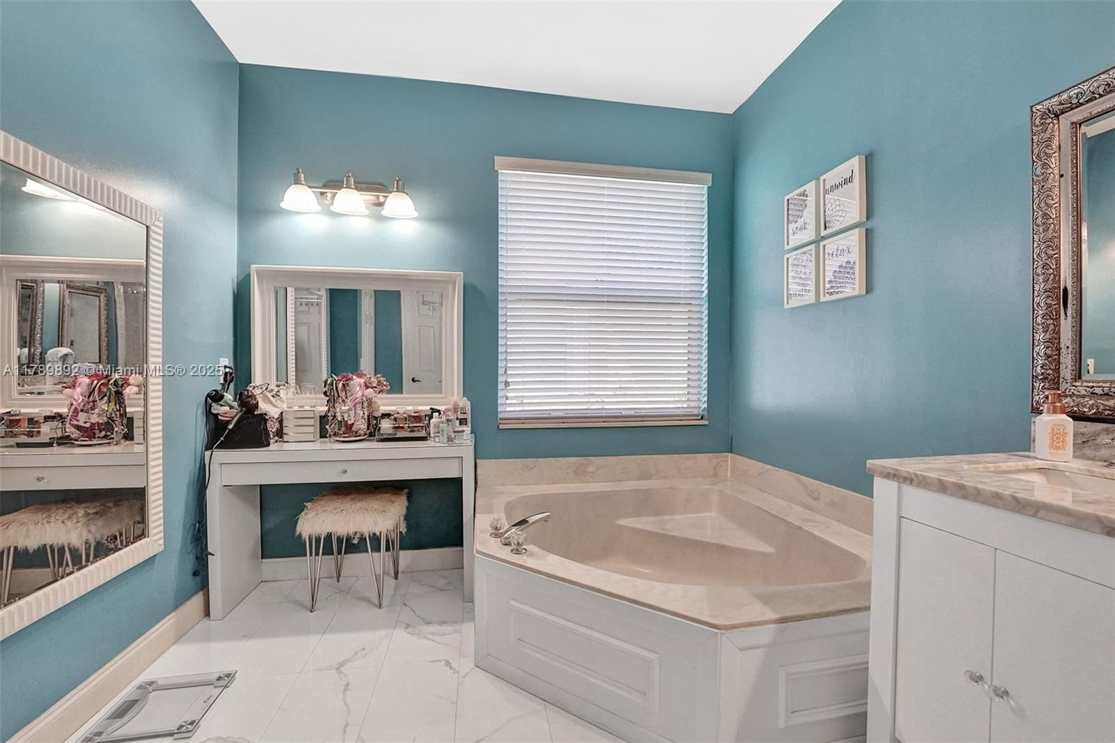 Real estate property located at 17946 35th Dr, Broward, Silver Lakes Phase Iii Re, Miramar, FL