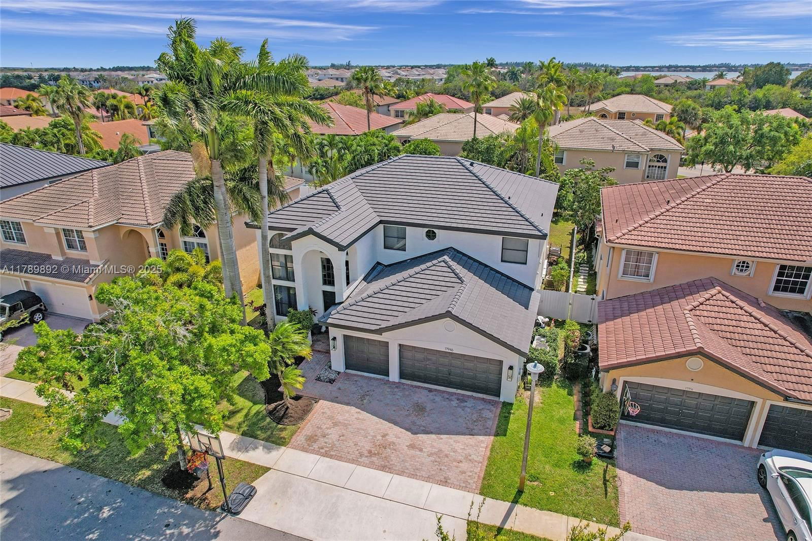 Real estate property located at 17946 35th Dr, Broward, Silver Lakes Phase Iii Re, Miramar, FL
