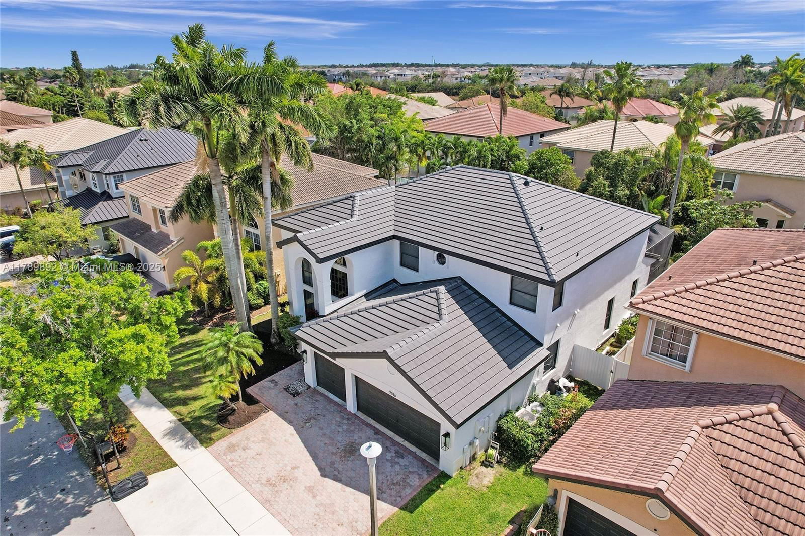 Real estate property located at 17946 35th Dr, Broward, Silver Lakes Phase Iii Re, Miramar, FL