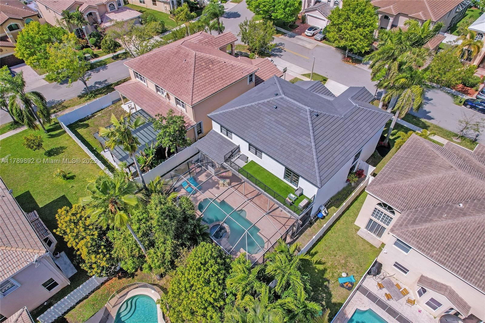 Real estate property located at 17946 35th Dr, Broward, Silver Lakes Phase Iii Re, Miramar, FL