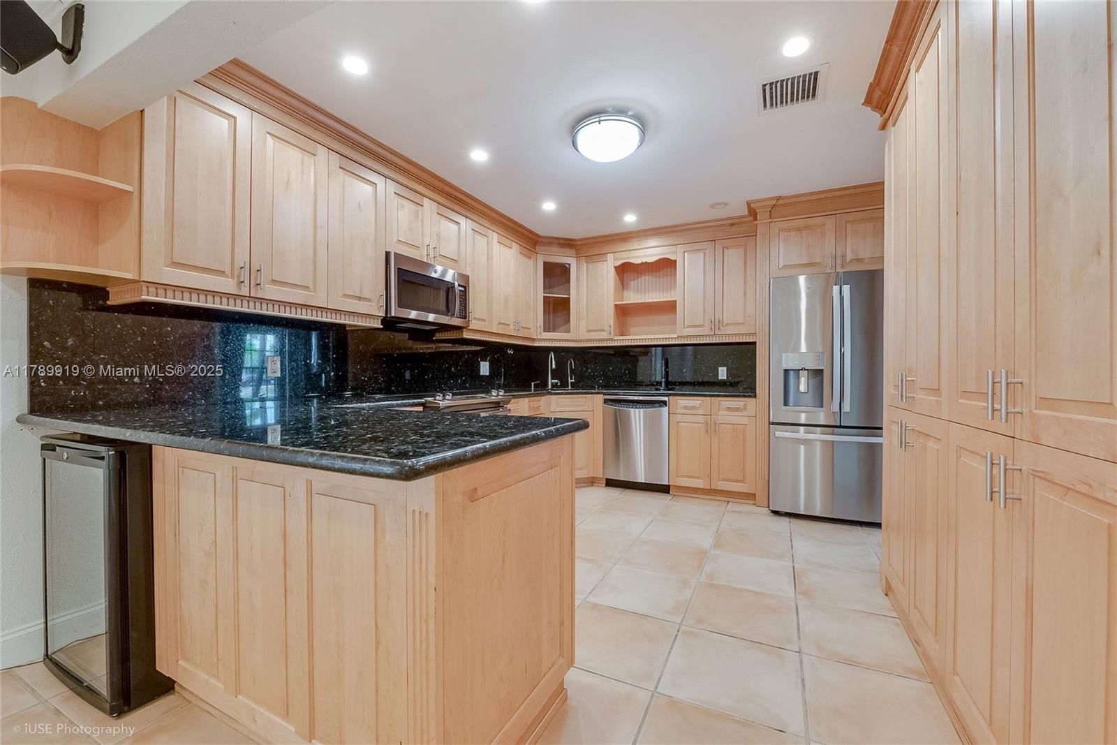 Real estate property located at 9600 77th St, Miami-dade, Kendall Sunset Homes, Miami, FL