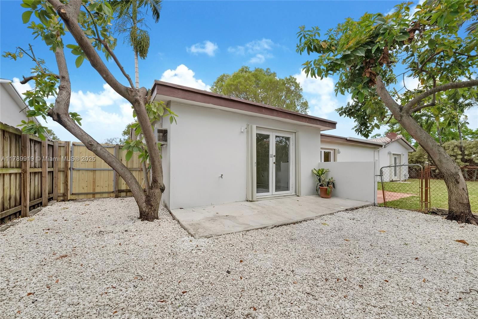 Real estate property located at 9600 77th St, Miami-dade, Kendall Sunset Homes, Miami, FL