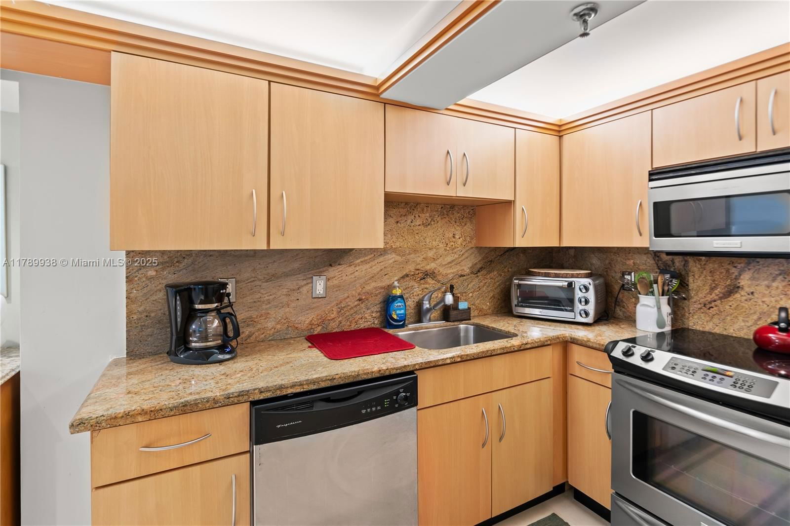 Real estate property located at 2401 Collins Ave #705, Miami-dade, The Riviera Condo, Miami Beach, FL