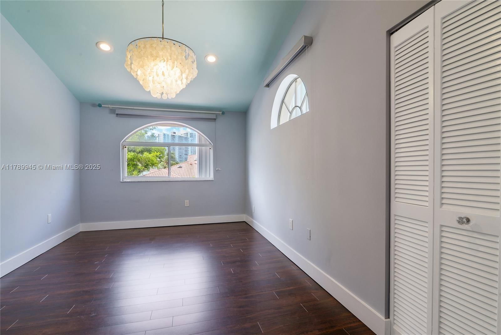 Real estate property located at 3769 209th Ter, Miami-dade, Golden Pointe, Aventura, FL