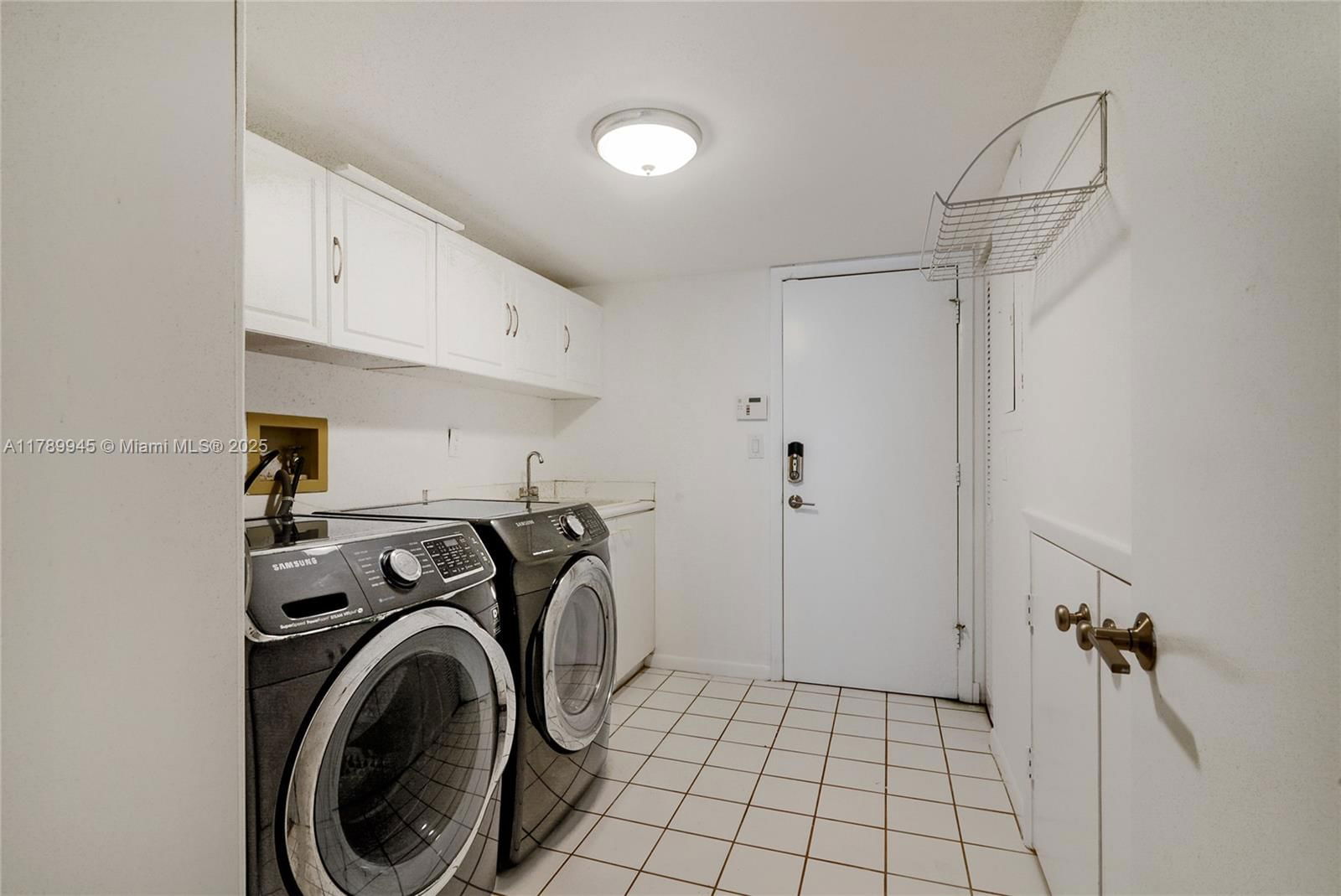 Real estate property located at 3769 209th Ter, Miami-dade, Golden Pointe, Aventura, FL