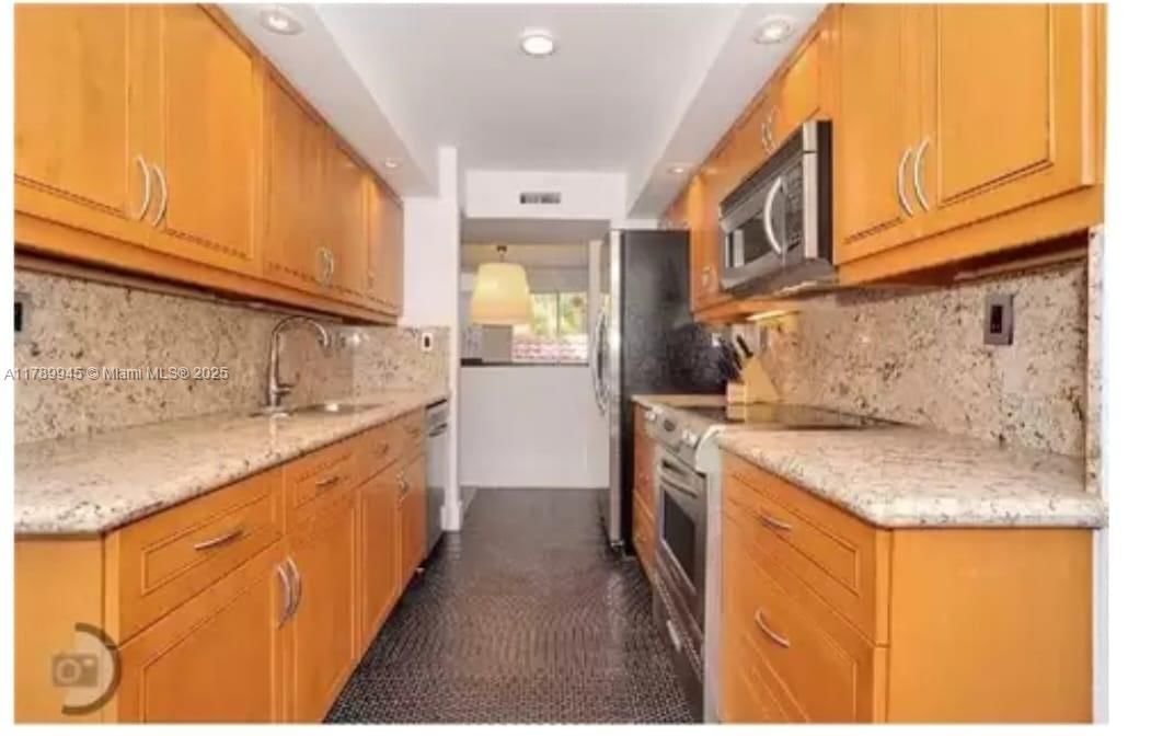 Real estate property located at 3769 209th Ter, Miami-dade, Golden Pointe, Aventura, FL