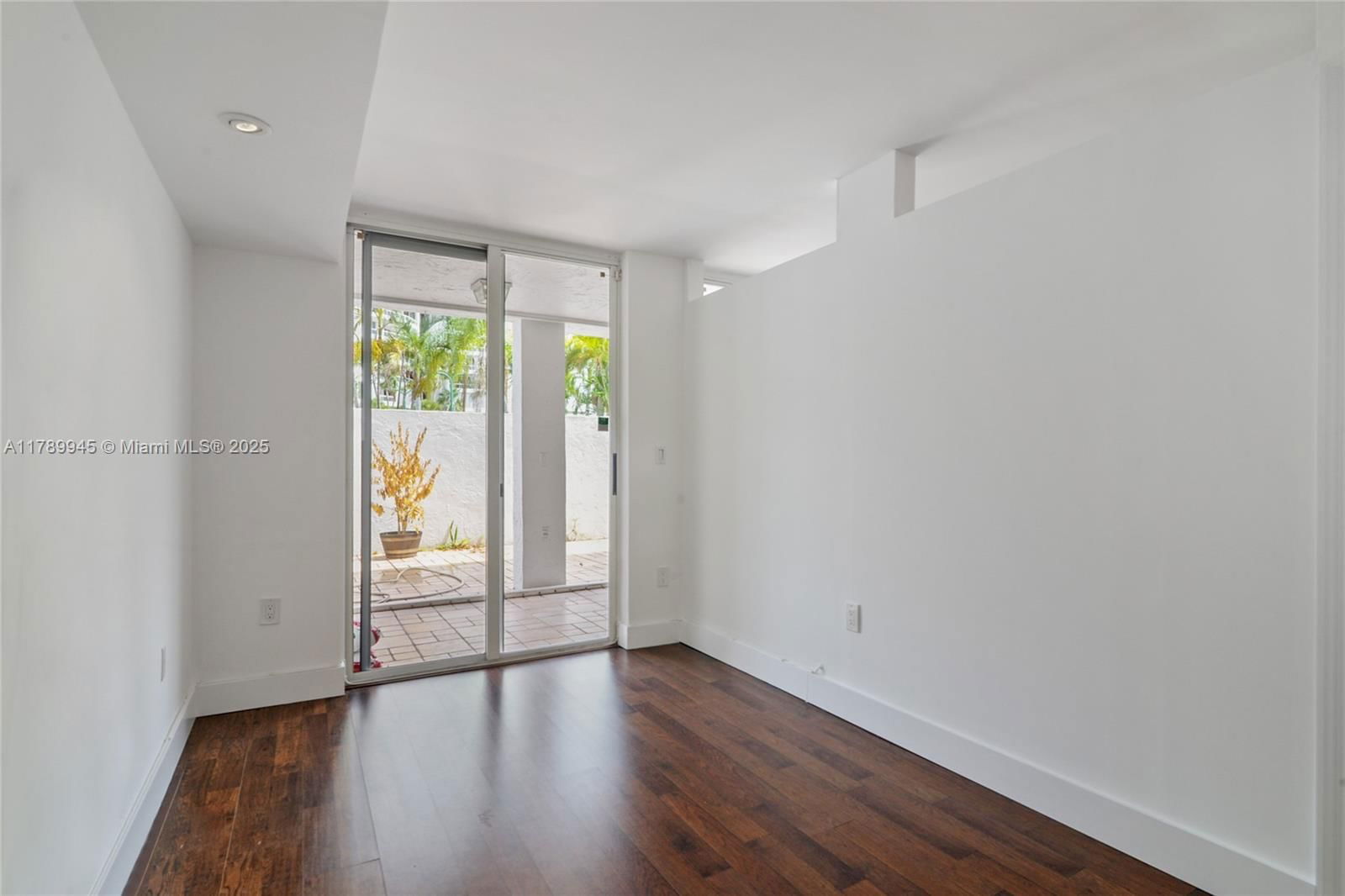 Real estate property located at 3769 209th Ter, Miami-dade, Golden Pointe, Aventura, FL