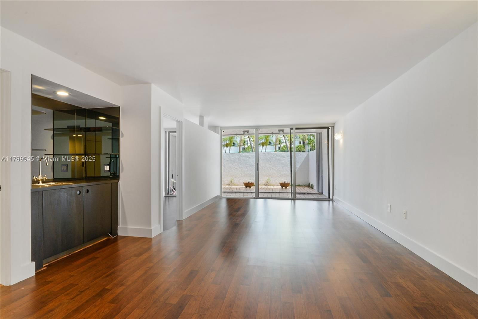 Real estate property located at 3769 209th Ter, Miami-dade, Golden Pointe, Aventura, FL