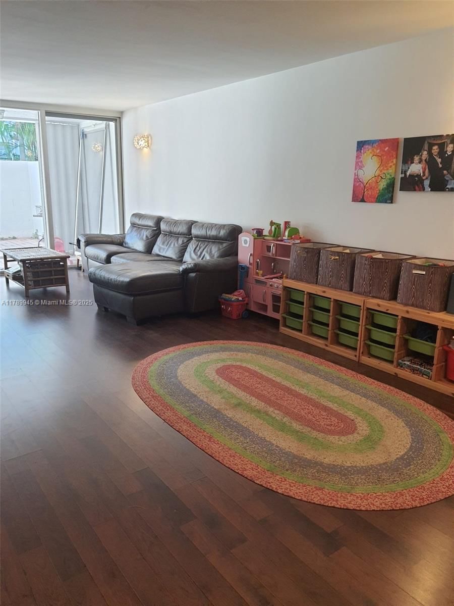 Real estate property located at 3769 209th Ter, Miami-dade, Golden Pointe, Aventura, FL