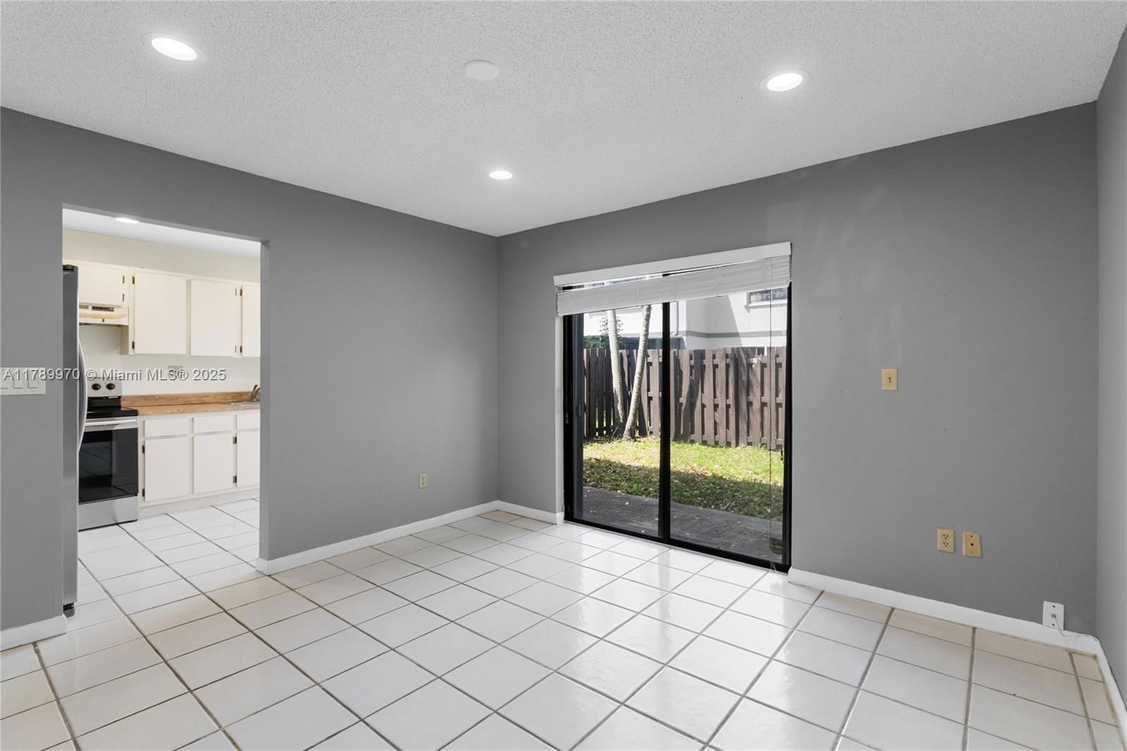 Real estate property located at 11048 154th Ct, Miami-dade, La Maison At The Hammocks, Miami, FL