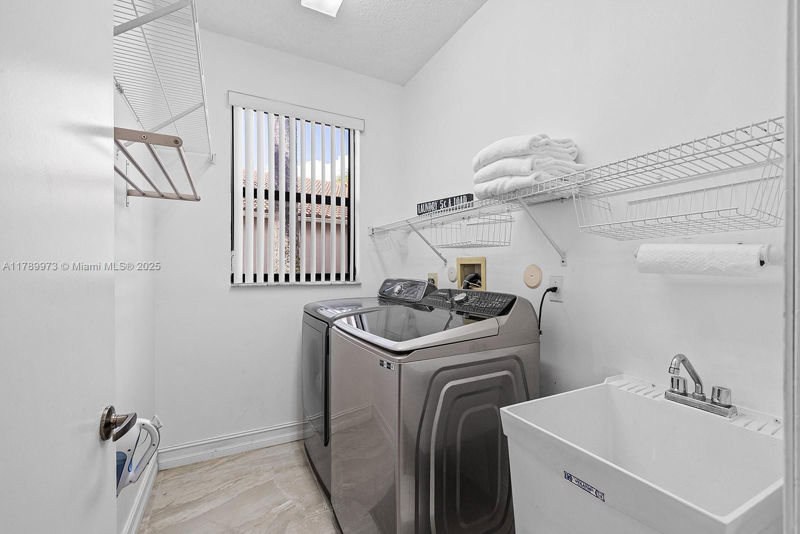 Real estate property located at 1206 180th Ave, Broward, Silver Lakes At Pembroke, Pembroke Pines, FL