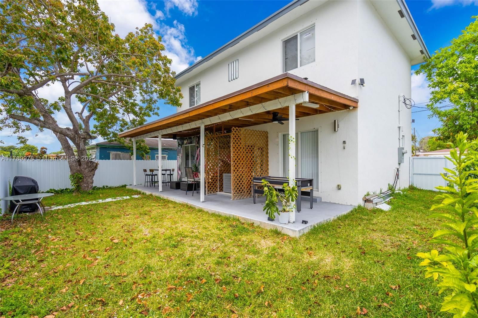 Real estate property located at 1426 74th St, Miami-dade, Comm Liberty City 2nd Sec, Miami, FL