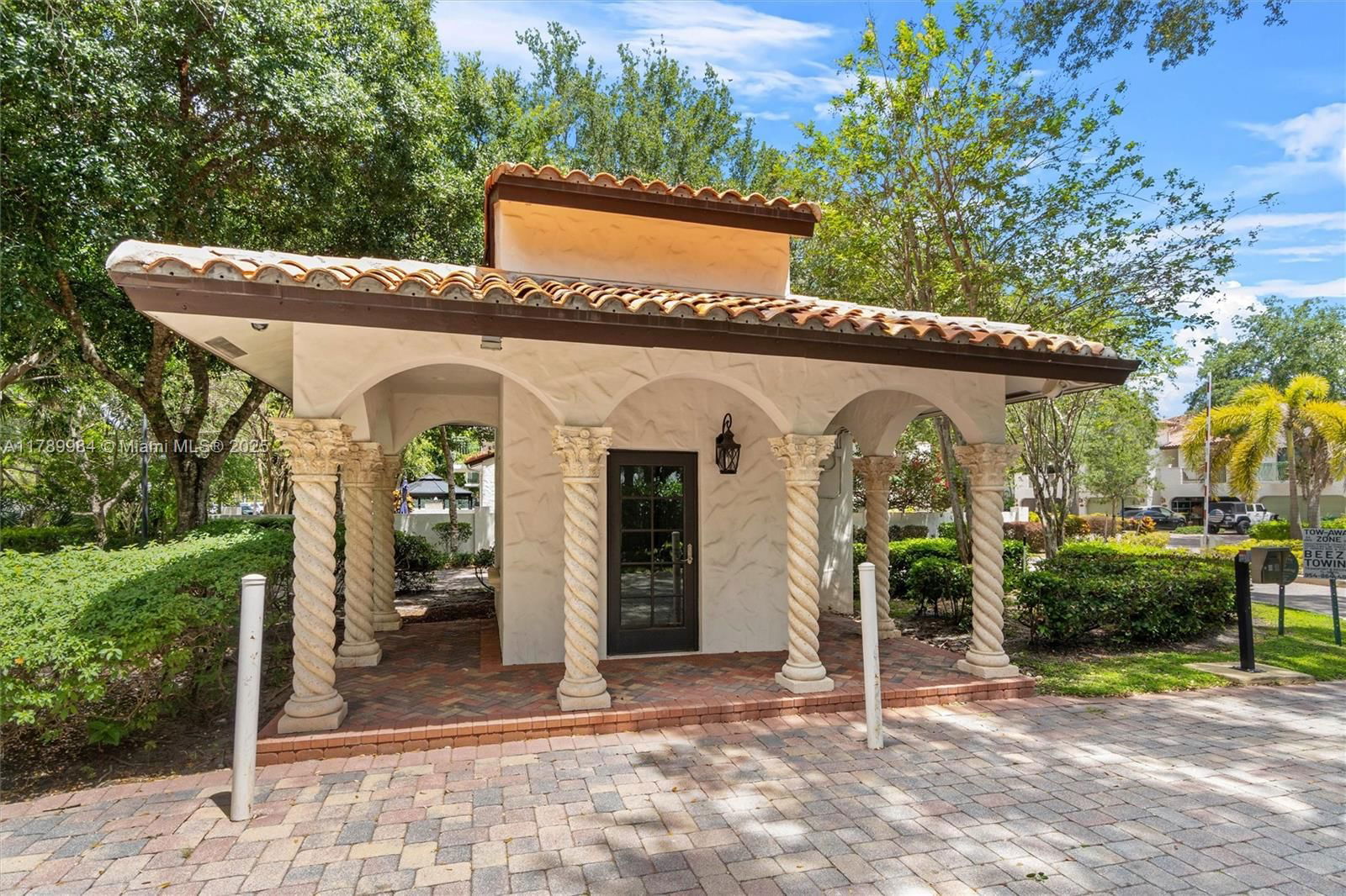 Real estate property located at 2924 Hidden Harbour Ct, Broward, Cape Fear, Dania Beach, FL