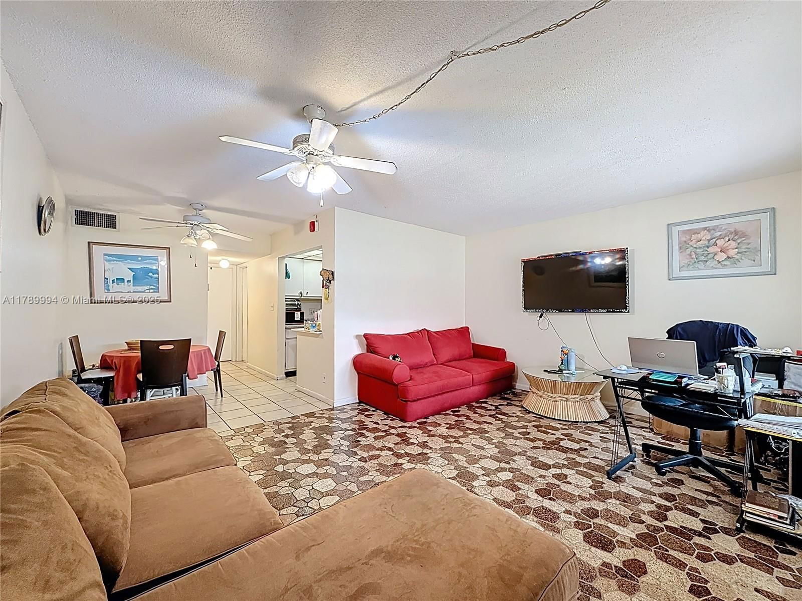 Real estate property located at 3071 47th Ter #322, Broward, Lauderdale Oaks Condo Ii, Lauderdale Lakes, FL