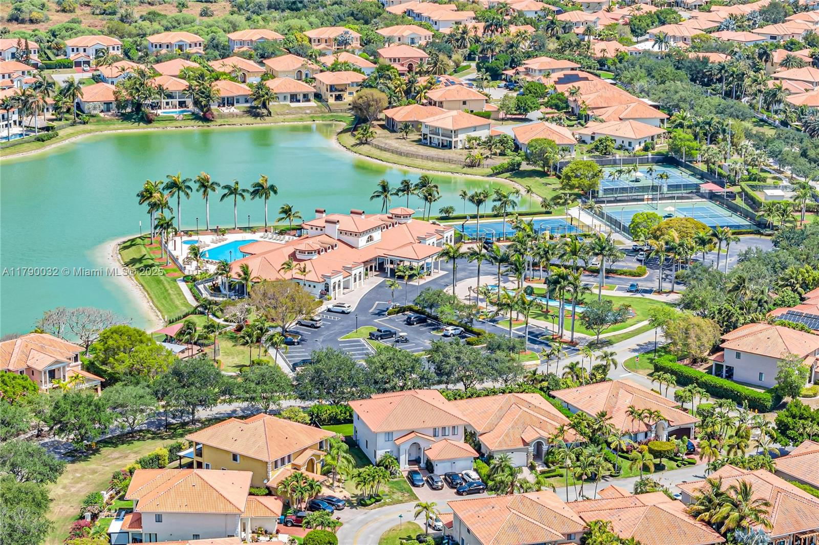 Real estate property located at 7831 195th Ter, Miami-dade, Cutler Cay, Cutler Bay, FL
