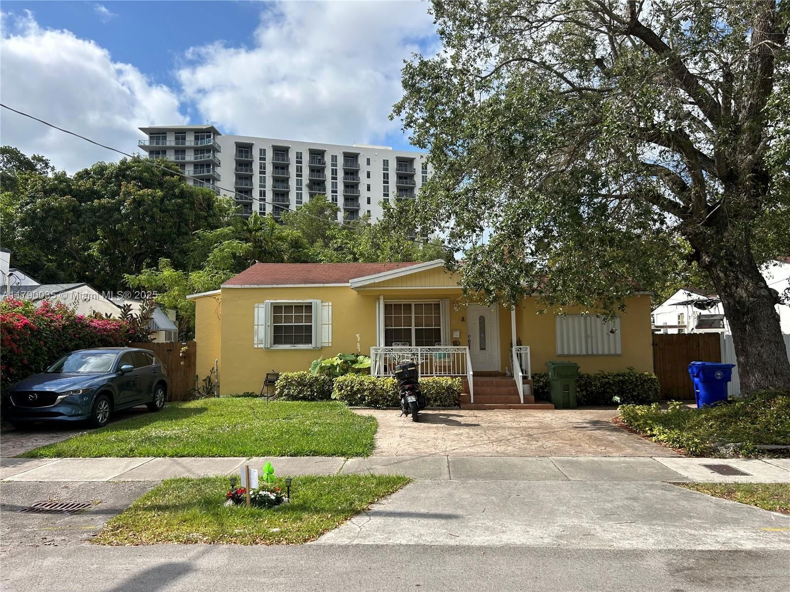 Real estate property located at 2922 27th Ter, Miami-dade, Sylvanmere, Miami, FL