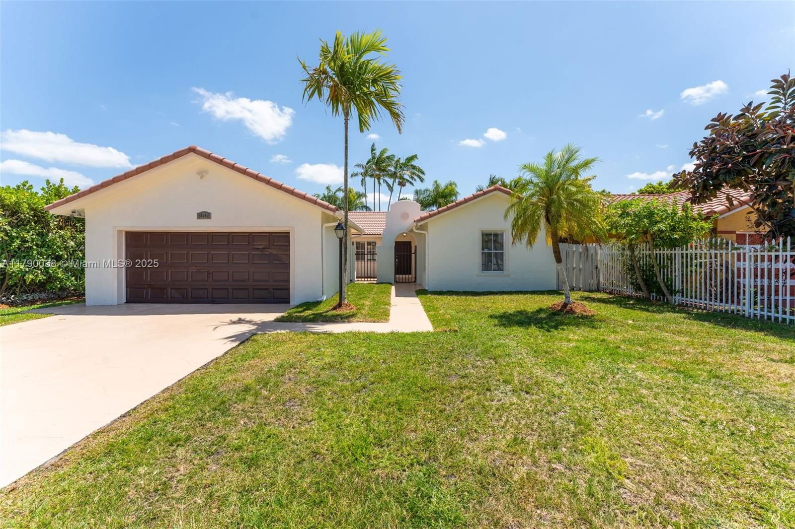 Real estate property located at 14862 170th Ter, Miami-dade, Mandy Sub, Miami, FL