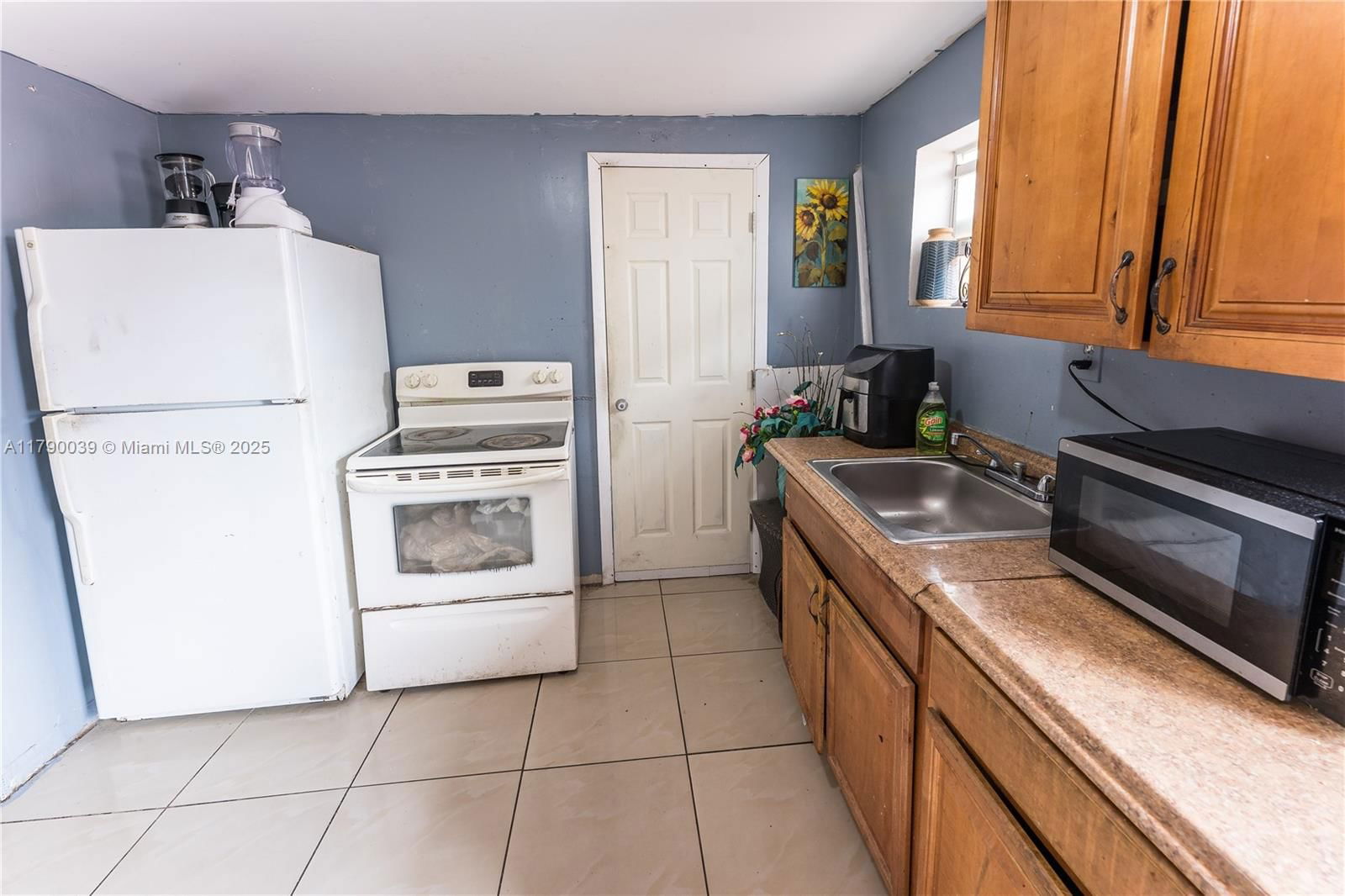 Real estate property located at 10040 8th Ave, Miami-dade, West Biscayne, Miami, FL