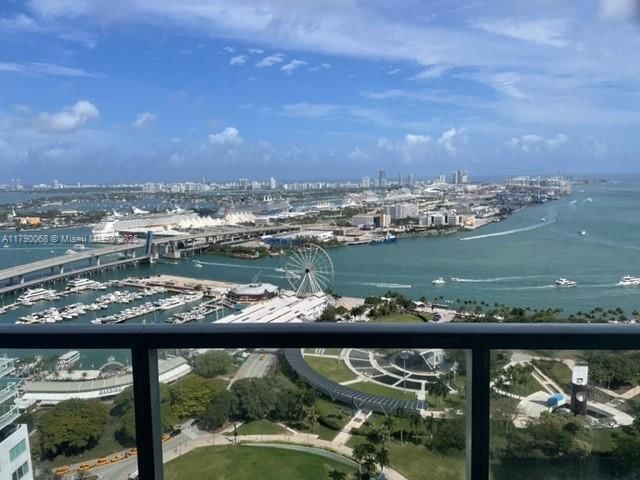 Real estate property located at 253 2nd St #3807, Miami-dade, Vizcayne South Condo, Miami, FL
