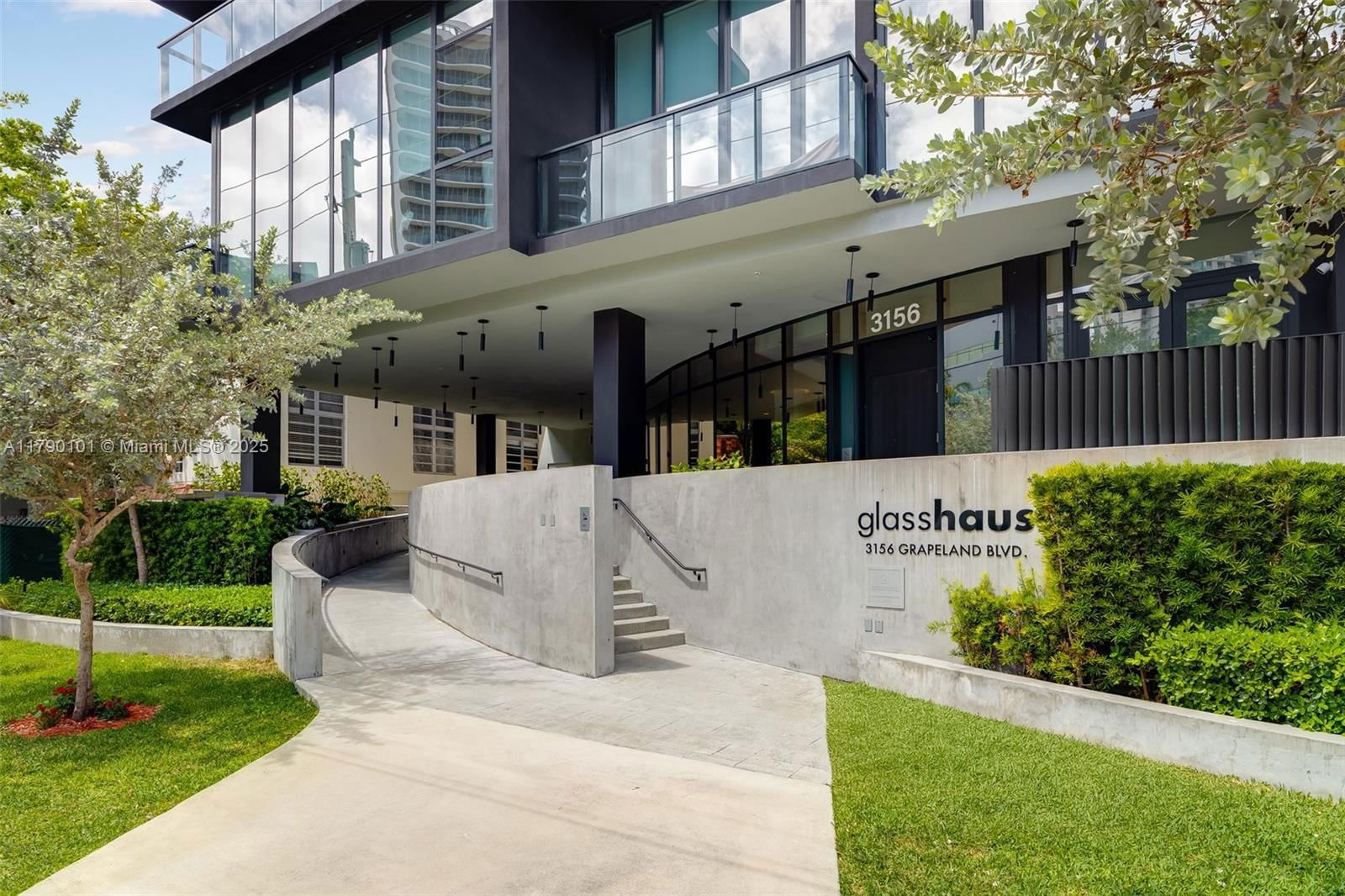 Real estate property located at 3156 27th Ave #402, Miami-dade, Cornelia M Day Sub, Miami, FL