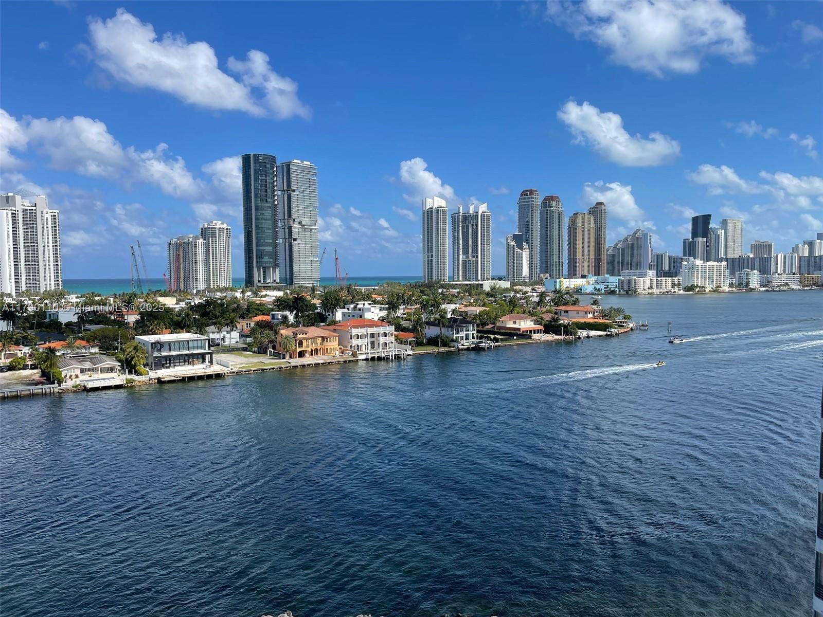 Real estate property located at 19101 36th Ct #1110, Miami-dade, Mystic Pointe Condo No Th, Aventura, FL