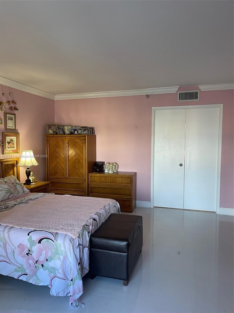 Real estate property located at 19101 36th Ct #1110, Miami-dade, Mystic Pointe Condo No Th, Aventura, FL
