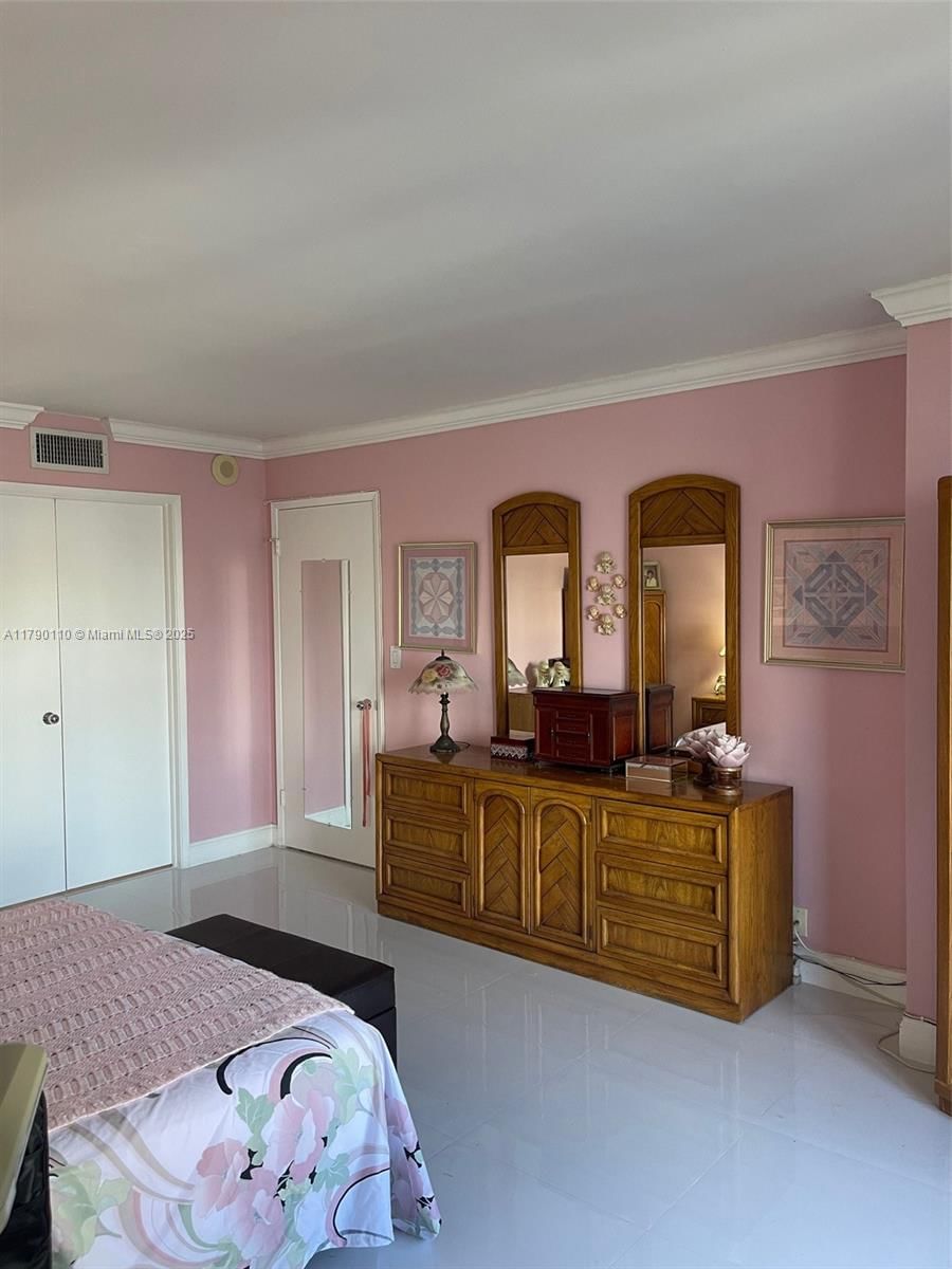 Real estate property located at 19101 36th Ct #1110, Miami-dade, Mystic Pointe Condo No Th, Aventura, FL