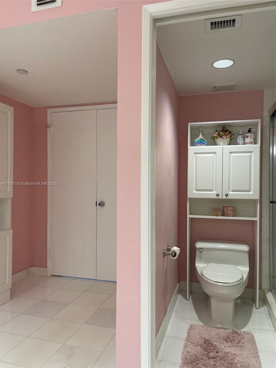 Real estate property located at 19101 36th Ct #1110, Miami-dade, Mystic Pointe Condo No Th, Aventura, FL