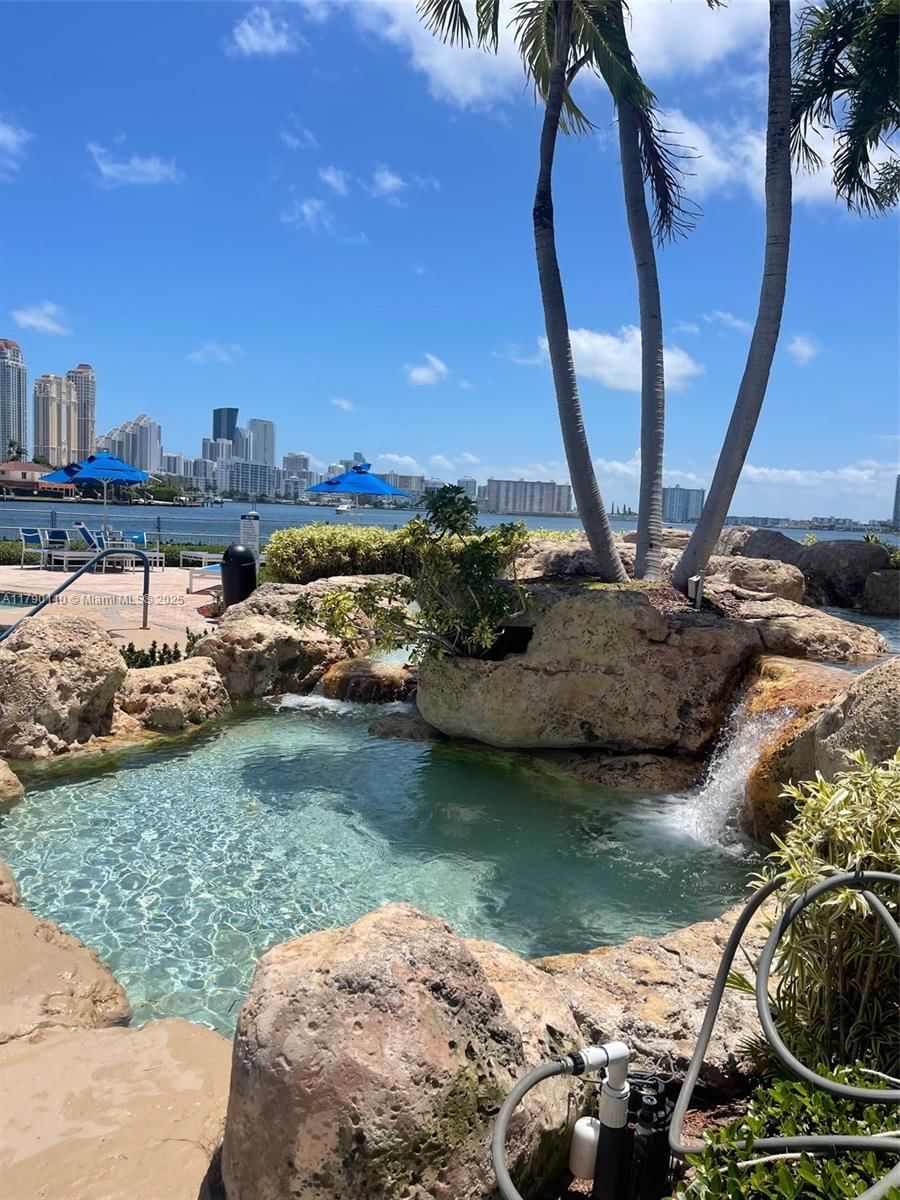 Real estate property located at 19101 36th Ct #1110, Miami-dade, Mystic Pointe Condo No Th, Aventura, FL