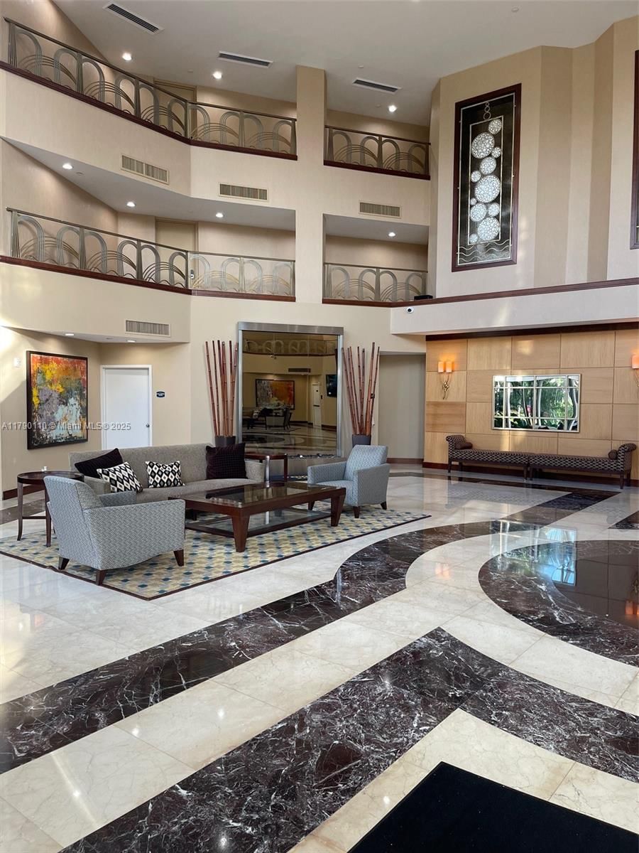Real estate property located at 19101 36th Ct #1110, Miami-dade, Mystic Pointe Condo No Th, Aventura, FL