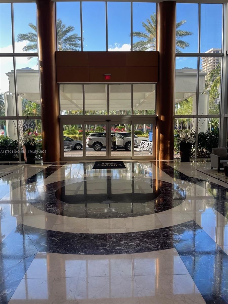 Real estate property located at 19101 36th Ct #1110, Miami-dade, Mystic Pointe Condo No Th, Aventura, FL
