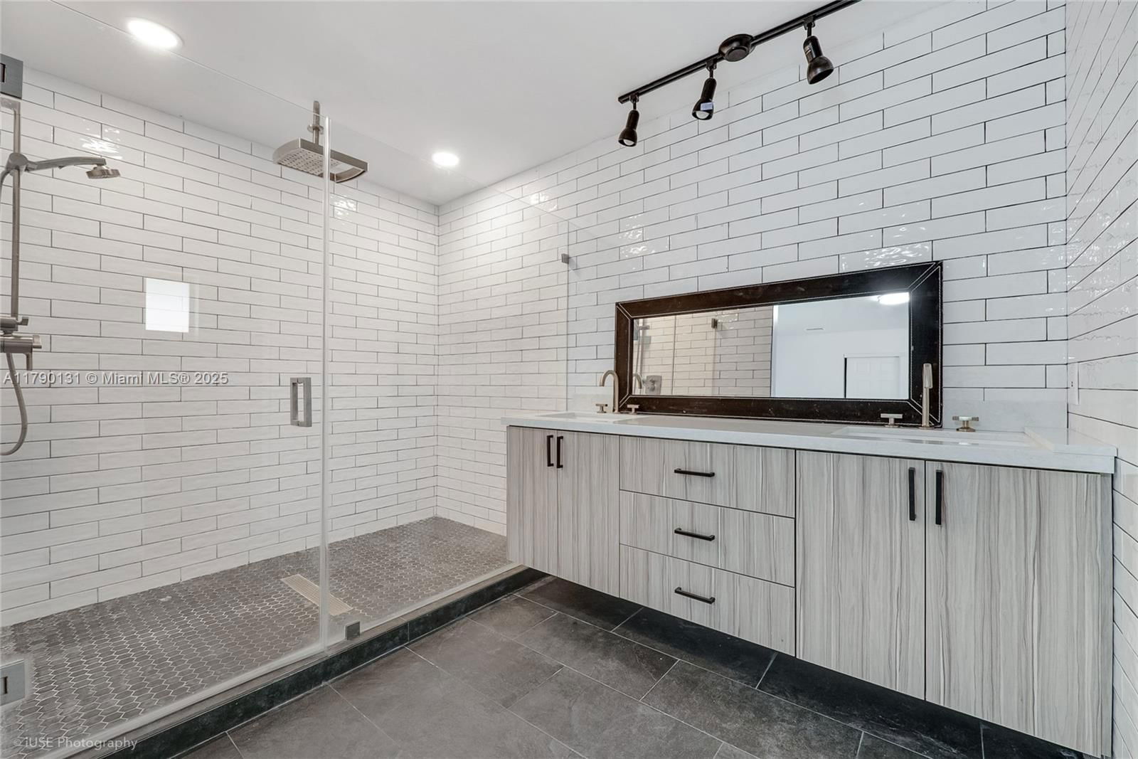 Real estate property located at 17450 192nd St, Miami-dade, Un-subdivided, Miami, FL