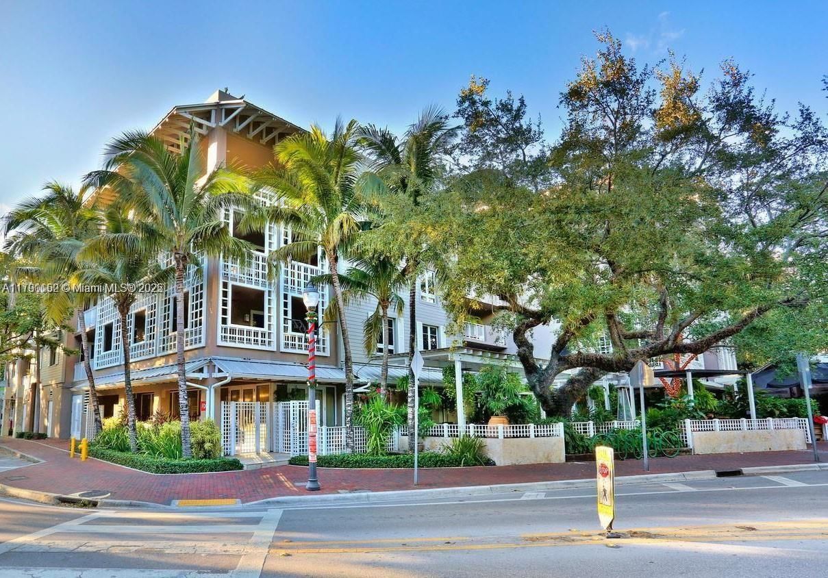 Real estate property located at 3540 Main Hwy #204, Miami-dade, Grove Garden Residences C, Miami, FL