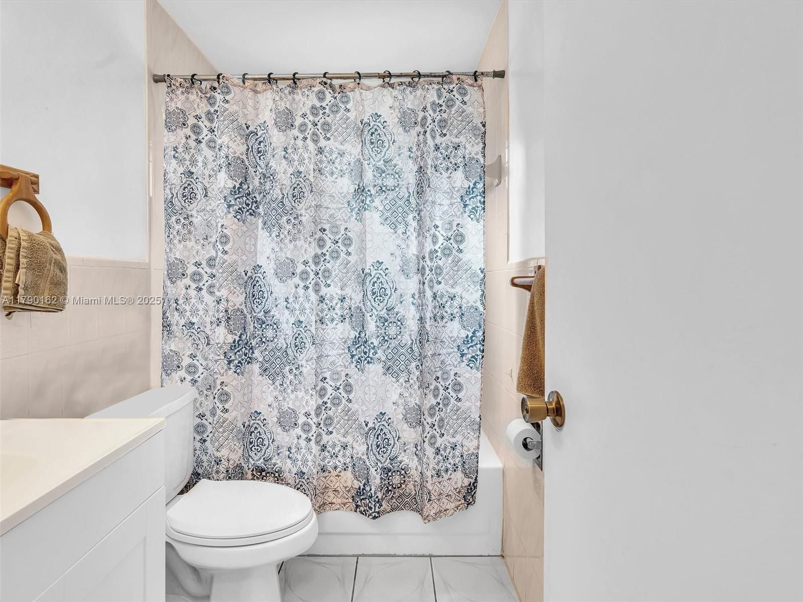 Real estate property located at 9401 14th Ct #224, Broward, Westview Condominium No F, Pembroke Pines, FL