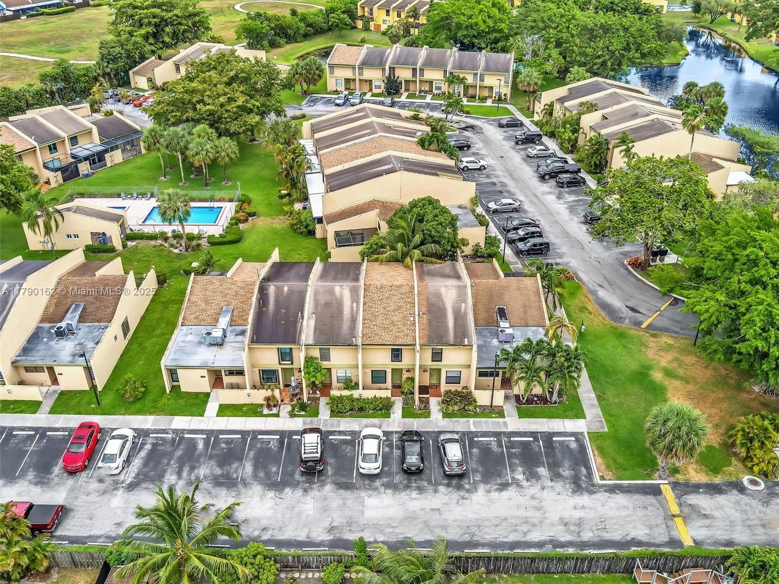 Real estate property located at 9401 14th Ct #224, Broward, Westview Condominium No F, Pembroke Pines, FL