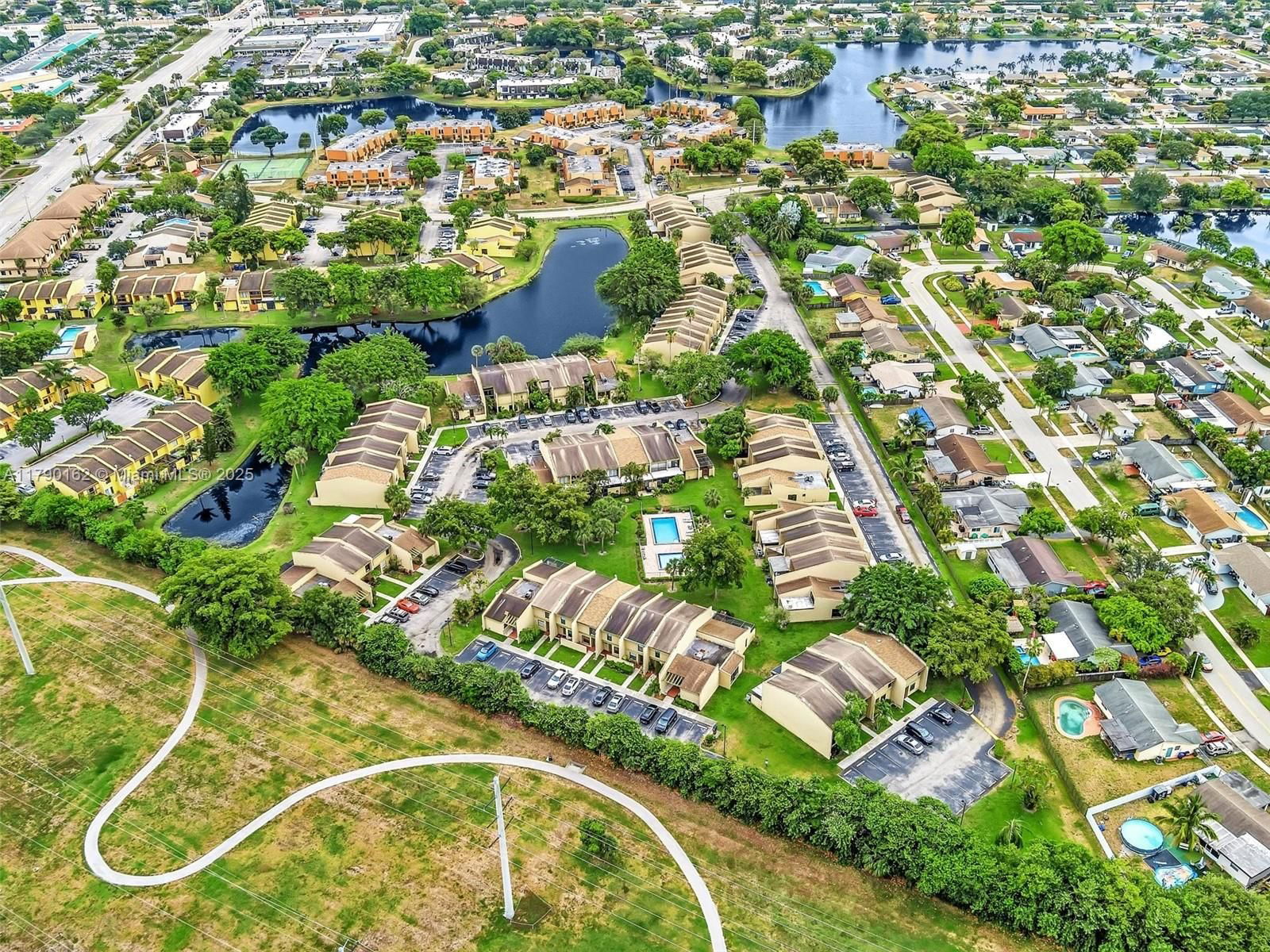 Real estate property located at 9401 14th Ct #224, Broward, Westview Condominium No F, Pembroke Pines, FL