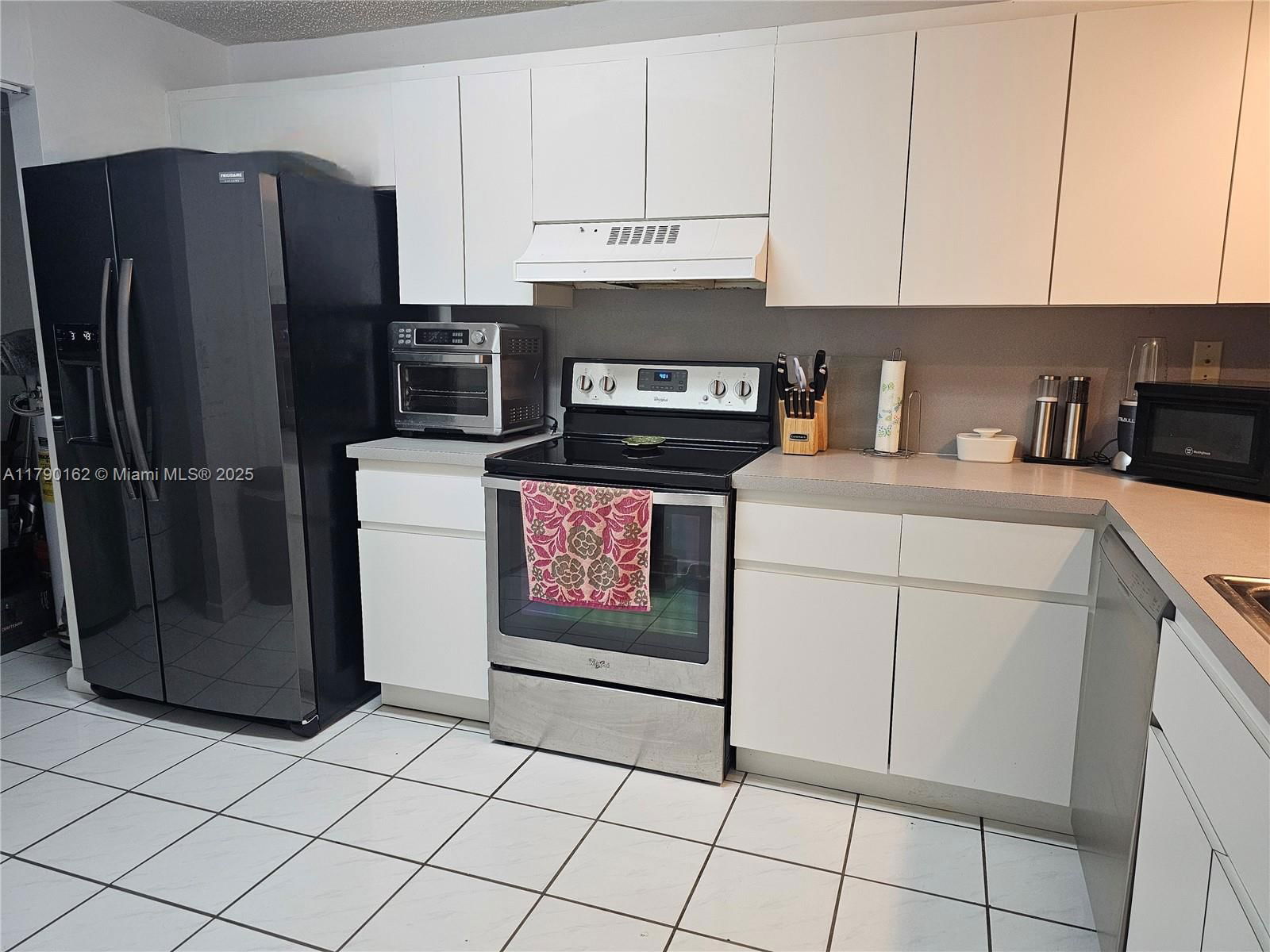 Real estate property located at 9401 14th Ct #224, Broward, Westview Condominium No F, Pembroke Pines, FL