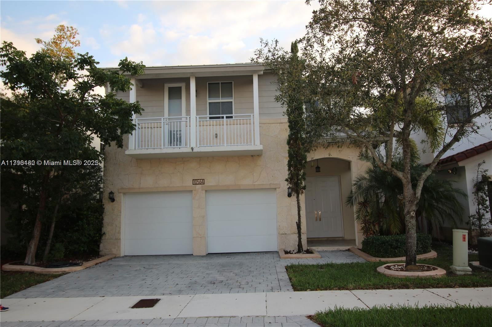 Real estate property located at 10564 70th Ln, Miami-dade, Vintage Estates, Doral, FL