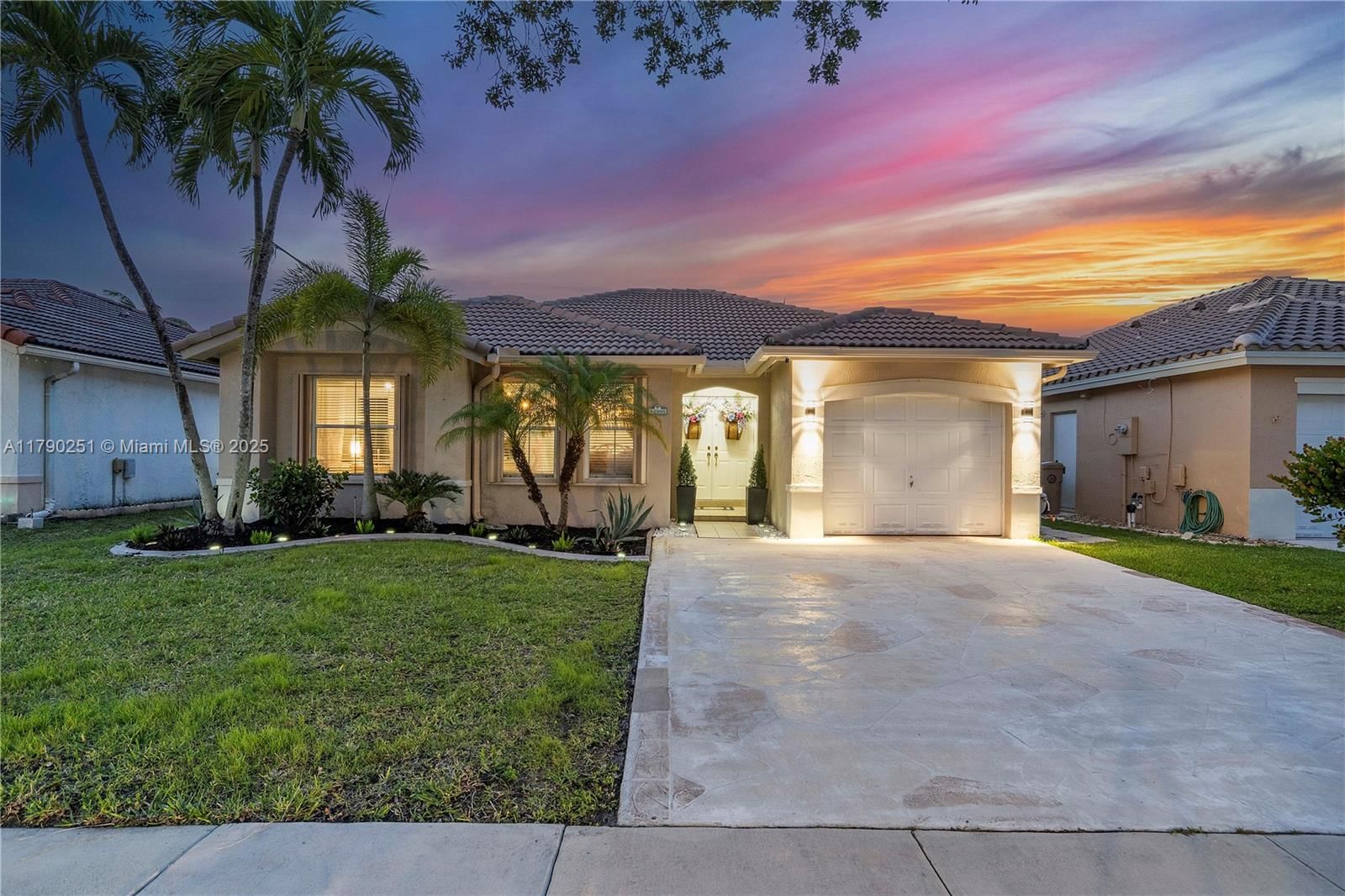 Real estate property located at 13995 Cypress Cove Cir, Broward, West Park-west Parcel, Davie, FL